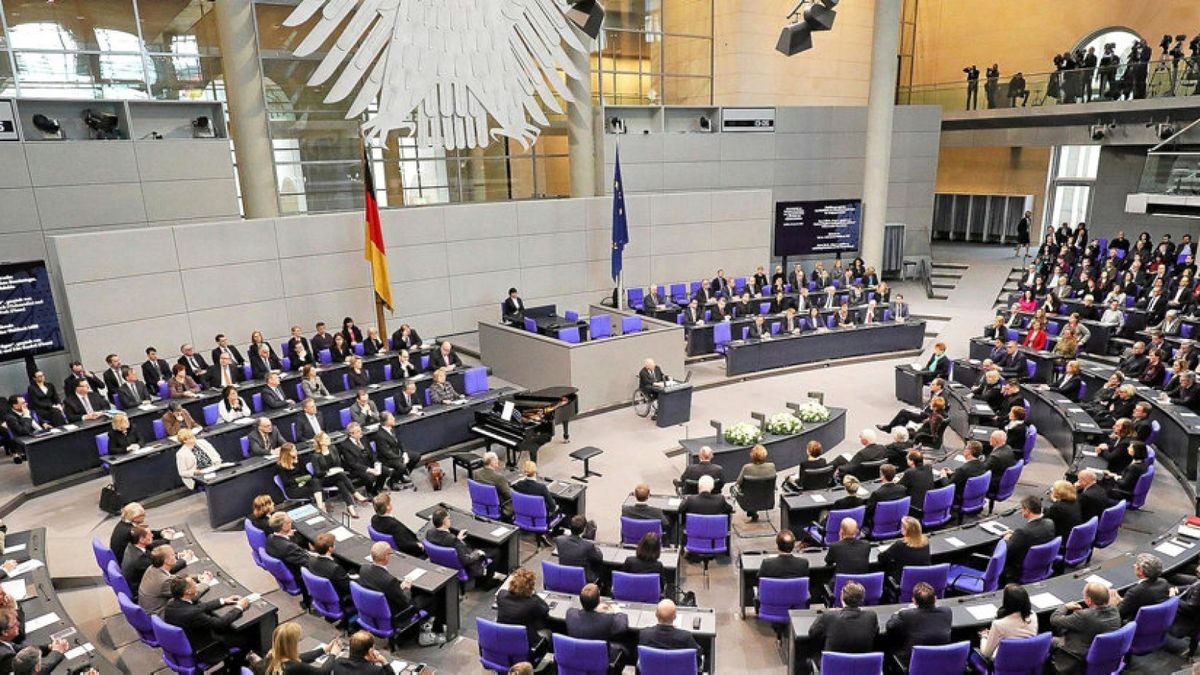 Mit der Kanzlerinwahl beginnt heute die Arbeit im Bundestag erst richtig.