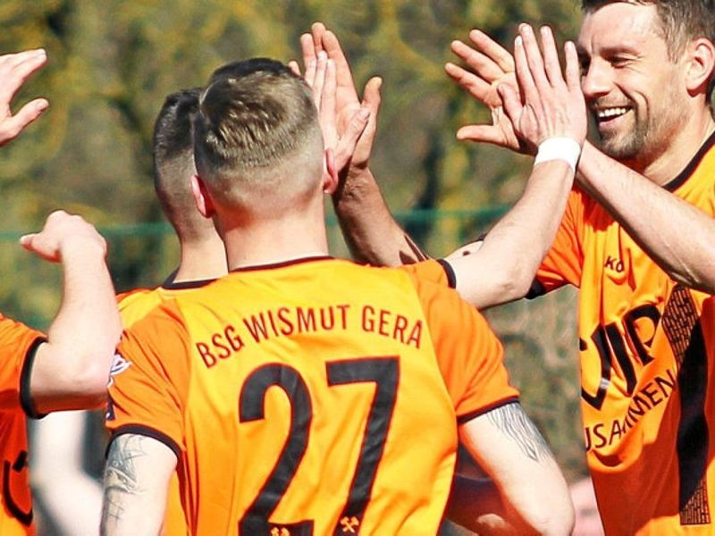 Luck wieder Mann des Spiels Wismut Gera erreicht Finale im Fußball