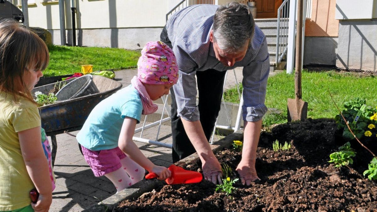 Blumenstraße entsteht vor dem Neuenhofer Kindergarten