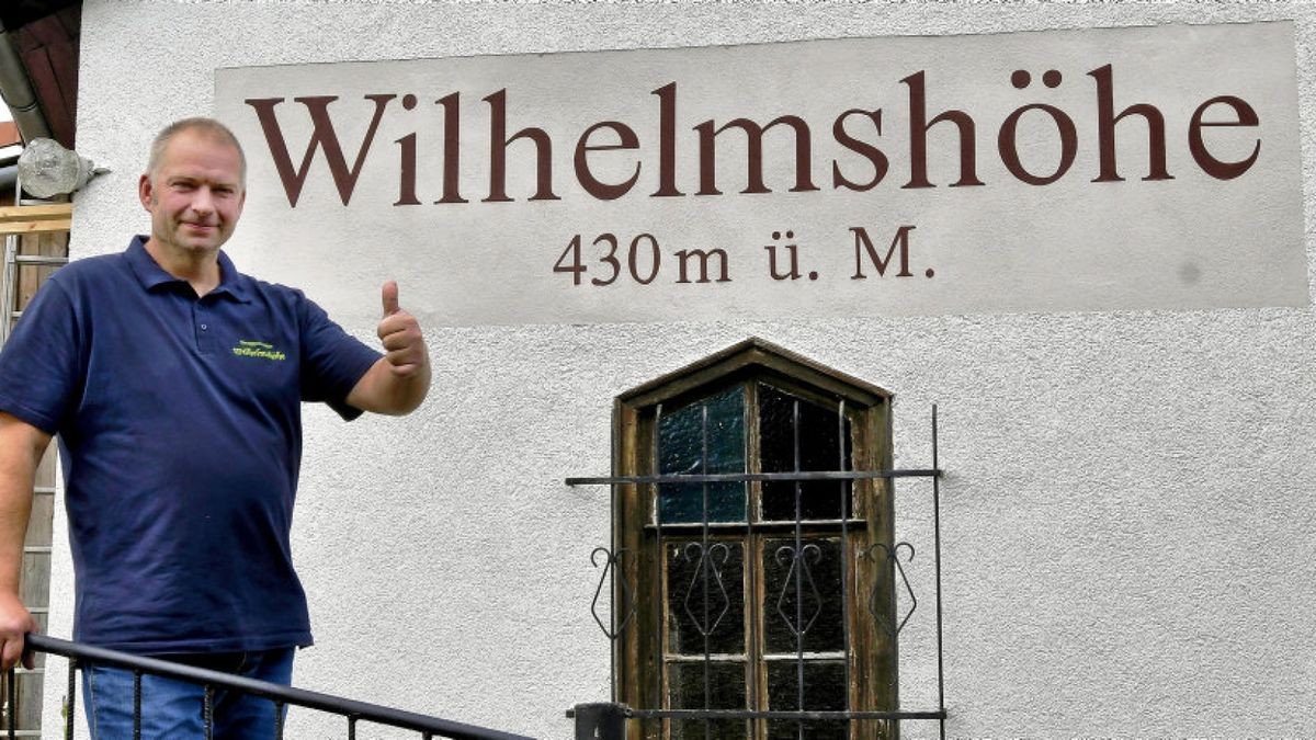 Yves Stubenrauch führt die beliebte Gaststätte Wilhelmshöhe weiter, die seit 2006 geschlossen war. Sie liegt auf dem Buchberg oberhalb von Stadtilm und besteht seit fast 150 Jahren.