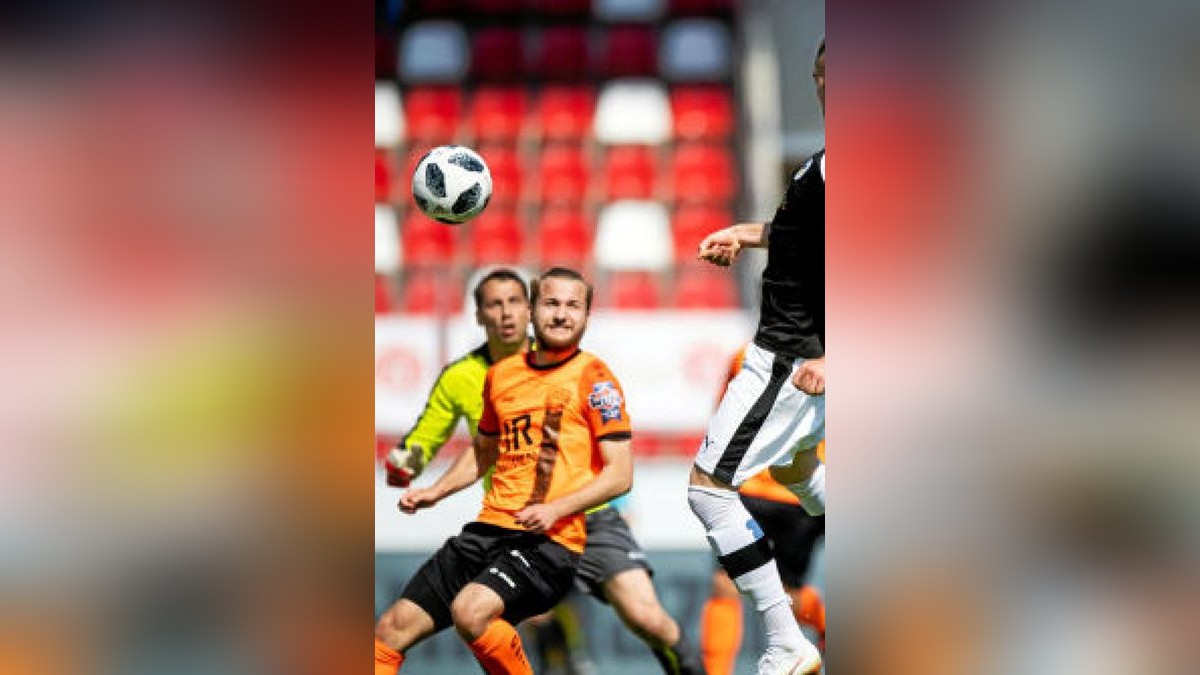 21/05/2018-Erfurt: Fussball Koestritzer Thueringen Pokal 2018 / Landespokal - Finale / Steigerwaldstadion / BSG Wismut Gera - FC Carl Zeiss Jena / im Foto: Maximilian Wolfram #8 (FC Carl Zeiss Jena) erzielt in dieser Szene den 3:0-Treffer fuer Jena. (Foto: Sascha Fromm / Thueringer Allgemeine)