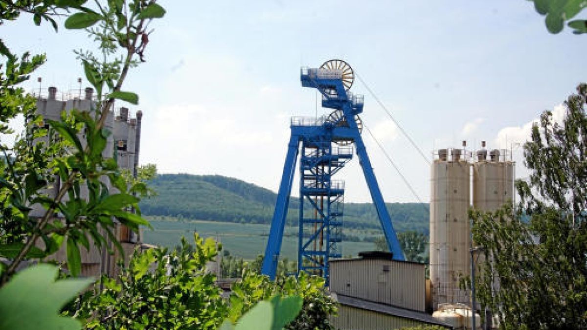 Das neue Fördergerüst von Schacht 5 der Glückauf Sondershausen Sicherungs- und Entwicklungsgesellschaft (GSES) wurde in Betrieb genommen. Foto: Timo Götz