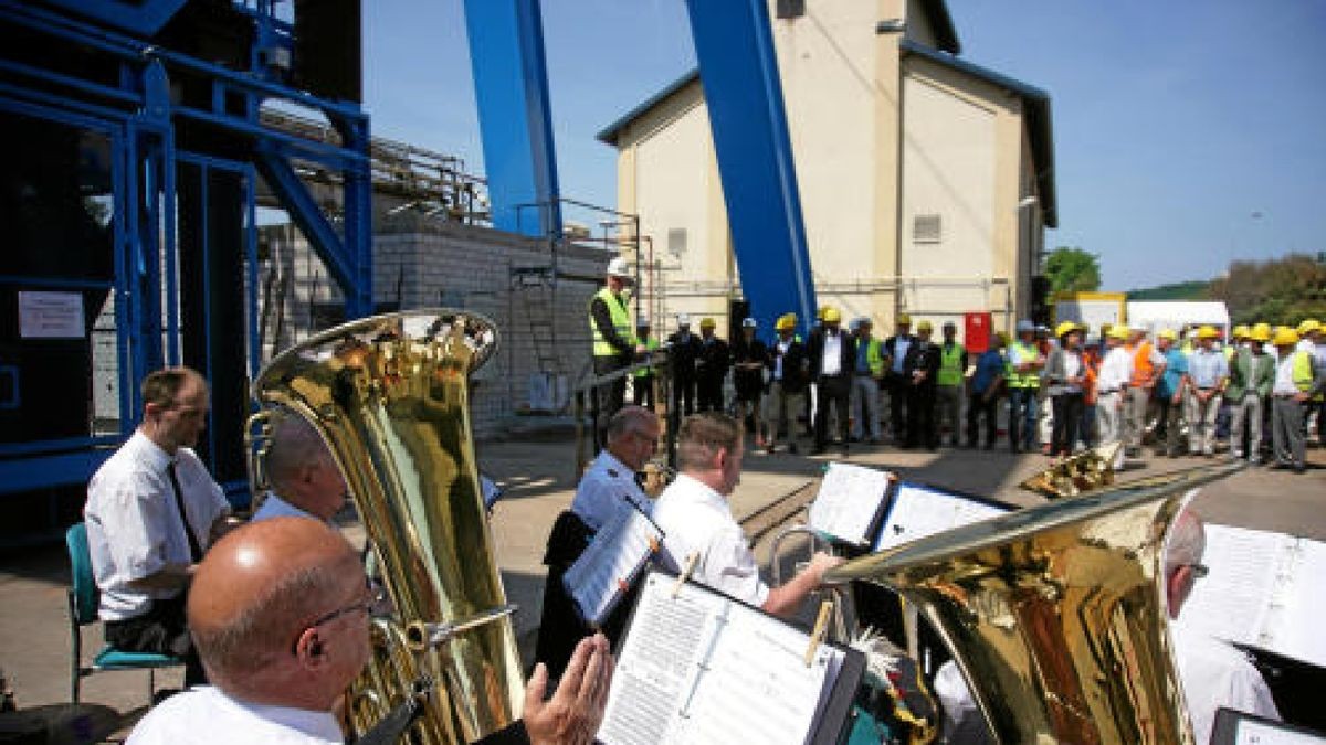 Das neue Fördergerüst von Schacht 5 der Glückauf Sondershausen Sicherungs- und Entwicklungsgesellschaft (GSES) wurde in Betrieb genommen. Foto: Timo Götz