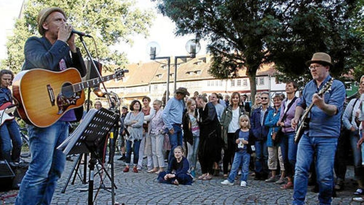 Die Fete de la Musique zog am Donnerstag tausende Besucher in die Erfurter Innenstadt. Foto: Norman Börner