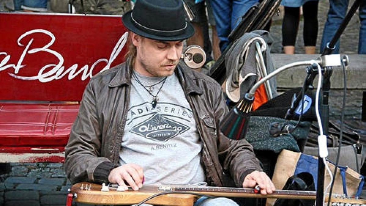 Die Fete de la Musique zog am Donnerstag tausende Besucher in die Erfurter Innenstadt. Foto: Norman Börner