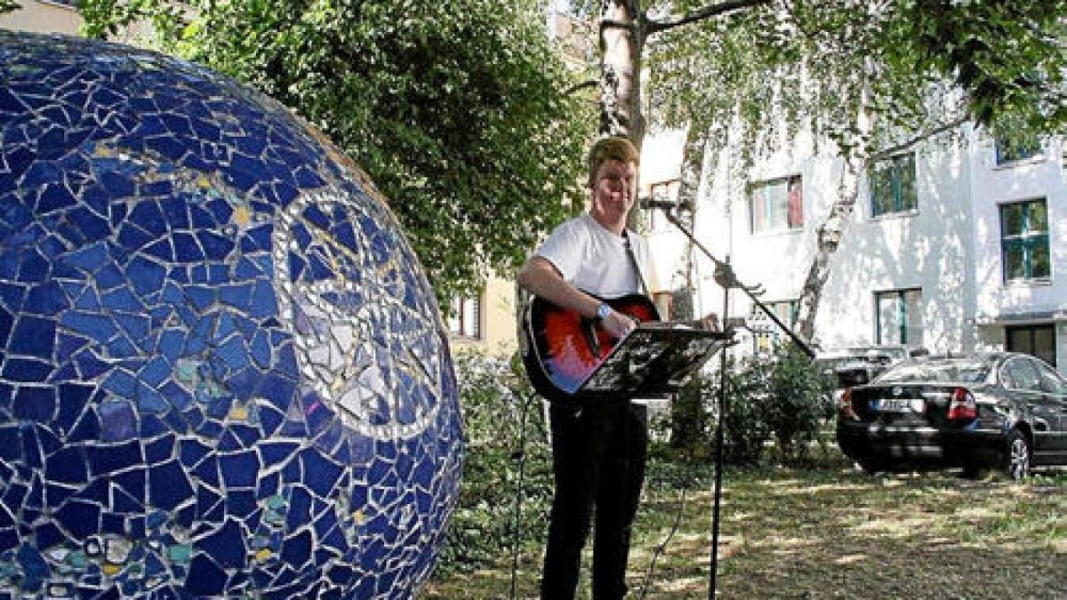 Die Fete de la Musique zog am Donnerstag tausende Besucher in die Erfurter Innenstadt. Foto: Norman Börner