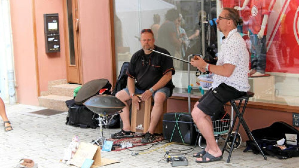 Rudolstadt-Festival 2018: Zehntausende Gäste feiern wie jedes Jahr am ersten Juli-Wochenende mit Künstlern aus aller Welt ein friedliches Fest. Hier die Eindrücke, die unsere Reporter sammeln konnen, in einer Bilderschau.