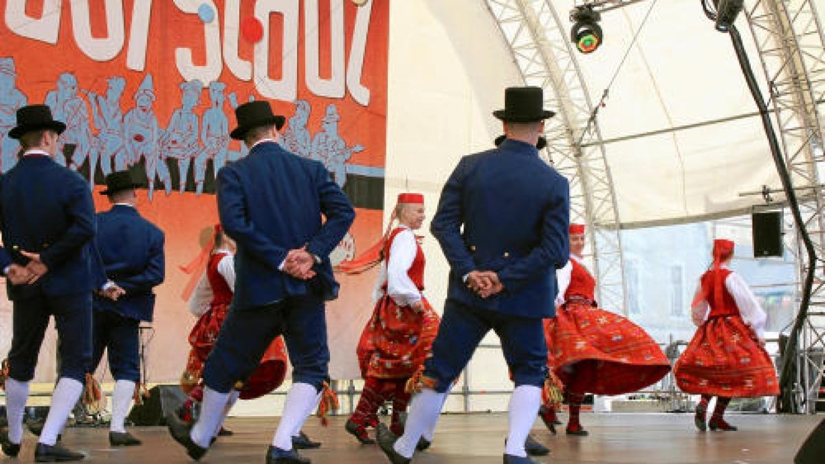 Rudolstadt-Festival 2018: Zehntausende Gäste feiern wie jedes Jahr am ersten Juli-Wochenende mit Künstlern aus aller Welt ein friedliches Fest. Hier die Eindrücke, die unsere Reporter sammeln konnen, in einer Bilderschau.