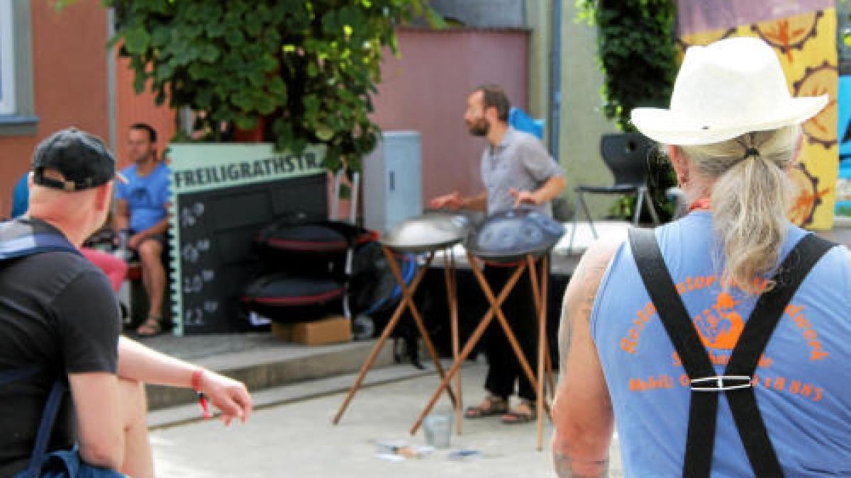 Rudolstadt-Festival 2018: Zehntausende Gäste feiern wie jedes Jahr am ersten Juli-Wochenende mit Künstlern aus aller Welt ein friedliches Fest. Hier die Eindrücke, die unsere Reporter sammeln konnen, in einer Bilderschau.