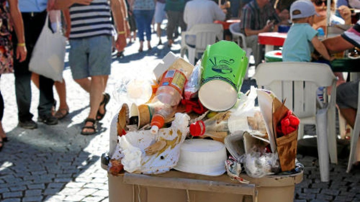 Rudolstadt-Festival 2018: Zehntausende Gäste feiern wie jedes Jahr am ersten Juli-Wochenende mit Künstlern aus aller Welt ein friedliches Fest. Hier die Eindrücke, die unsere Reporter sammeln konnen, in einer Bilderschau.