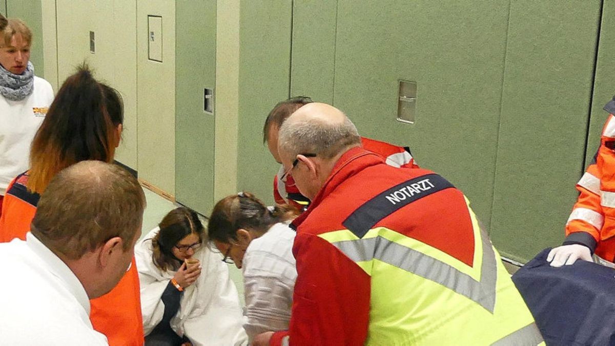 Die Helfer aus Sömmerda waren in der Schillerschule eingesetzt und betreuten leicht verletzte Personen.