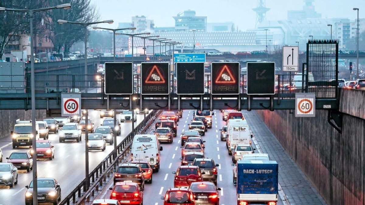 Der Kohlendioxid-Ausstoß von Neuwagen soll nach dem Willen der EU-Staaten von 2020 bis 2030 um 35 Prozent sinken. Symbolfoto: dpa / Robert Schlesinger