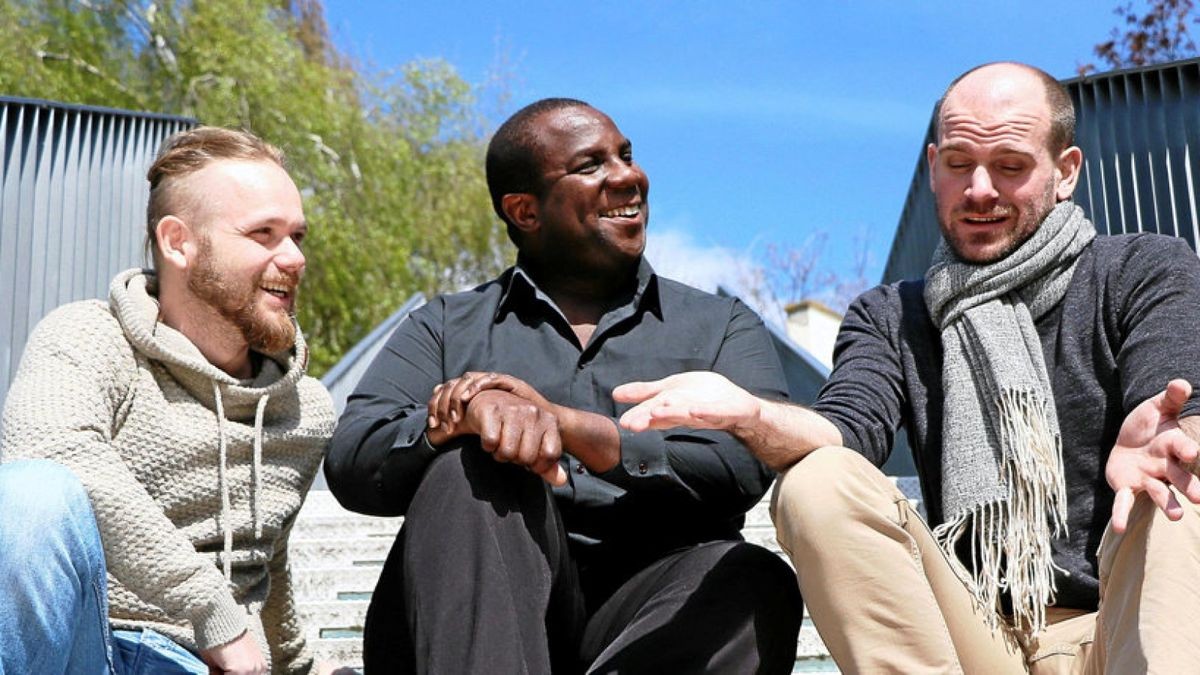 Marvin Scott (45, Mitte), David Stanley Johnson (32, rechts) und David Roßteutscher (35) sind das Tenor-Trio „Fellas“. Archivfoto: Thomas Müller