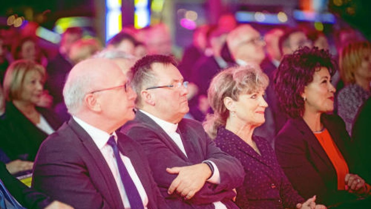 Im Nordhausen ist am Donnerstagabend feierliche ein neues Opel-Autohaus der Peter-Gruppe eröffnet worden. Foto: Marco Kneise