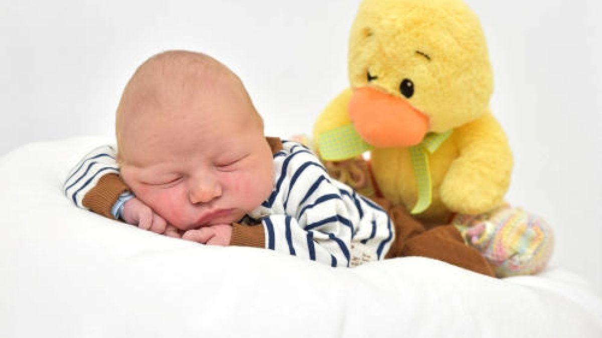 Kurt Dornheim kam am 2. Juli um 9:35 Uhr auf die Welt. Er wog 4400 g und war 55 cm groß. Ihre Eltern Anna Krannich und Marcel Dornheim aus Neudietendorf sind sehr glücklich. Foto: First Moment Chemnitz