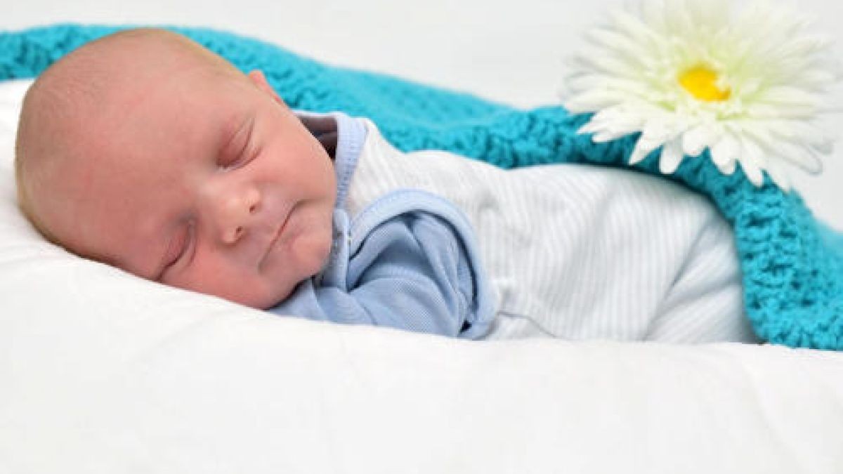 Matheo Münch kam am 7. Juni um 9:42 Uhr zur Welt. Er wog bei seiner Geburt 3350 g und war 52 cm groß. Seine Eltern Monique und Marcel Münch aus Dornheim freuen sich sehr. Foto: First Moment Chemnitz