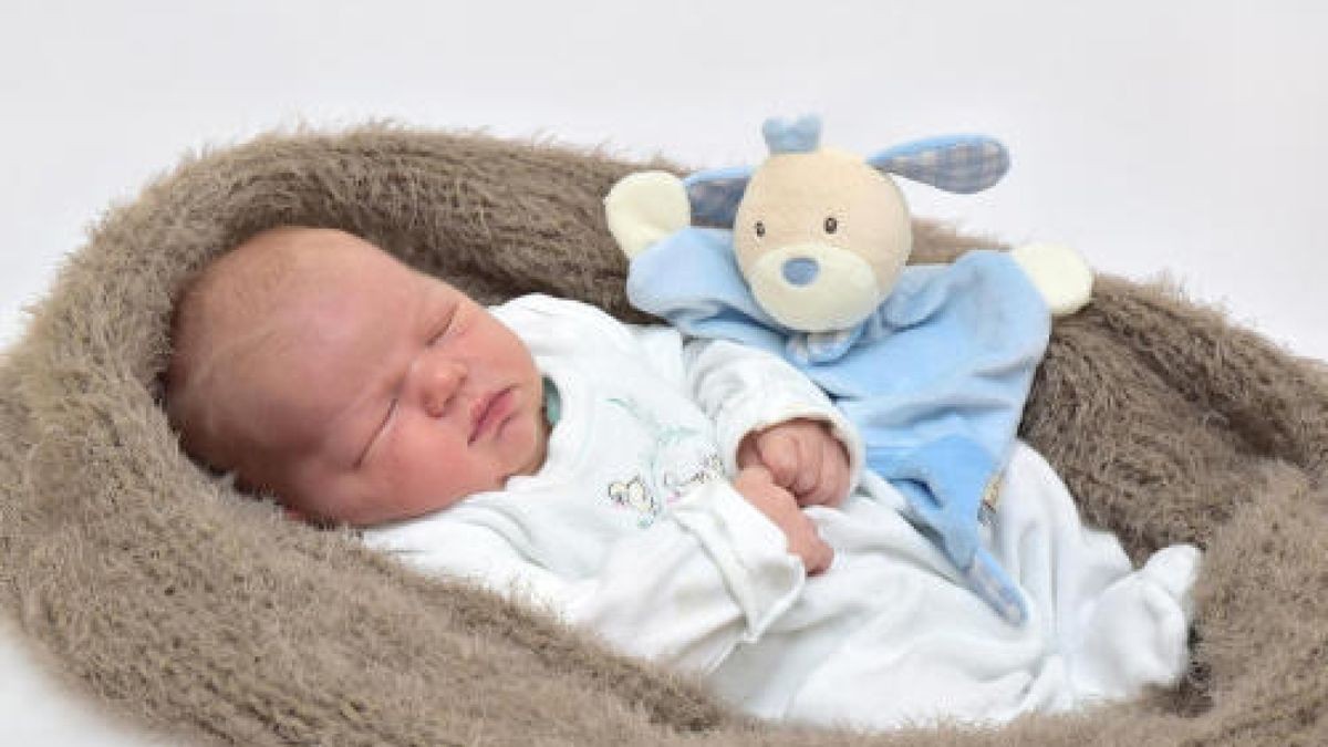 Valentin Jahn aus Altenfeld wurde am 17. März um 21:34 Uhr geboren. Er wog 4090 g und war 54 cm groß. Seine Eltern Sandra Jahn und Benjamin Koch freuen sich, dass er da ist.