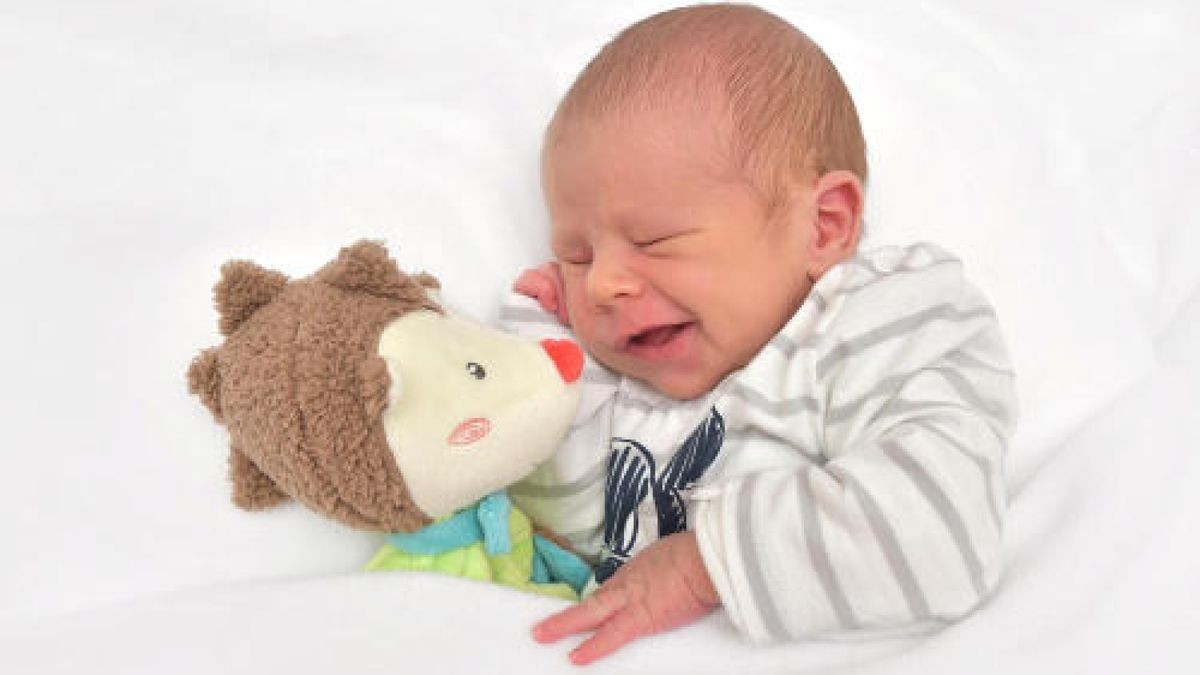 Matteo Damm aus Ilmenau wurde am 9. Januar um 15.48 Uhr geboren. Er wog 3535 g und war 51 cm groß. Seine Eltern Beate Mönchmeier und Martin Damm freuen sich sehr. Foto: First Moment Chemnitz