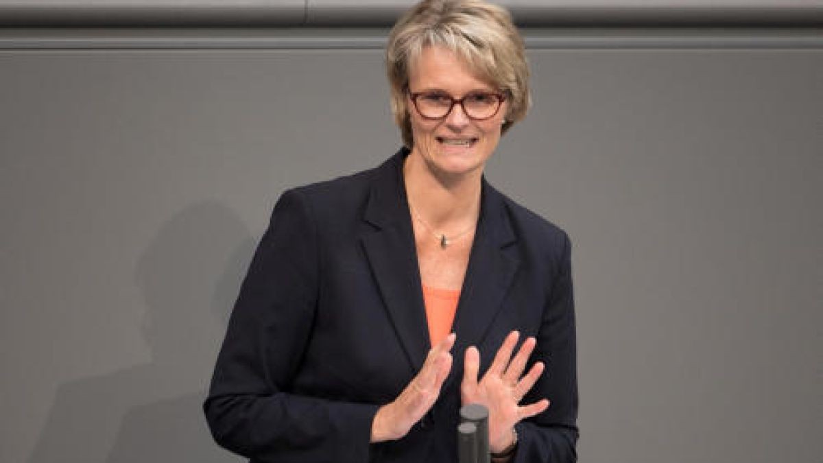 Anja Karliczek (CDU), Bildungsministerin: Als sie erklärte, dass das Mobilfunknetz 5G nicht an jeder Milchkanne notwendig sei, waren Aufschrei und Imageschaden groß. Karliczek hat kaum etwas getan, um fachlich zu wirken. Note: 5 Foto: Ralf Hirschberger/dpa