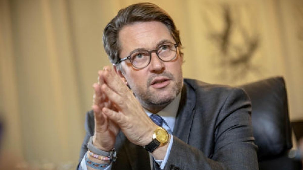 Andreas Scheuer (CSU), Verkehrsminister: Die vom Vorgänger geerbten Aufgaben sind groß: von Dieselkrise über Pkw-Maut bis zum Flug-Chaos. Scheuer gibt sich Mühe, der große Erfolg bleibt bisher aus. Zur Bahn ist ihm nicht viel eingefallen. Bis er merkte, dass der Bund der Eigentümer ist. Note: 3- Foto: Michael Kappeler/dpa