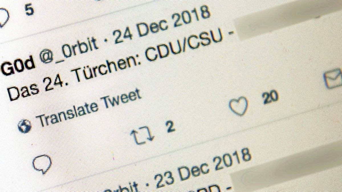 Ein Profil im sozialen Netzwerk Twitter, bei dem auf gestohlene Daten von Politikern verlinkt wird.