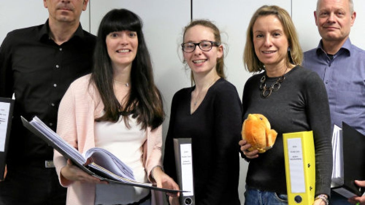 Stephan Heidelberg (von links), Katrin Moraske, Sarah Krinner, Nicola Jones, Stefan Pfäffle und Katharina Trautmann haben bis gestern die 27 Jurykinder ausgewählt. Foto: Ulrike Kern