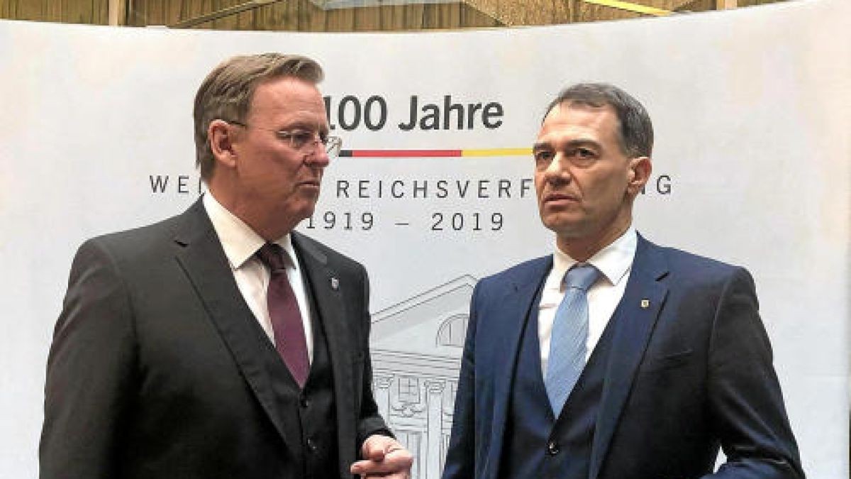 Ministerpräsident Bodo Ramelow (Linke) und Weimars Oberbürgermeister Peter Kleine (parteilos).