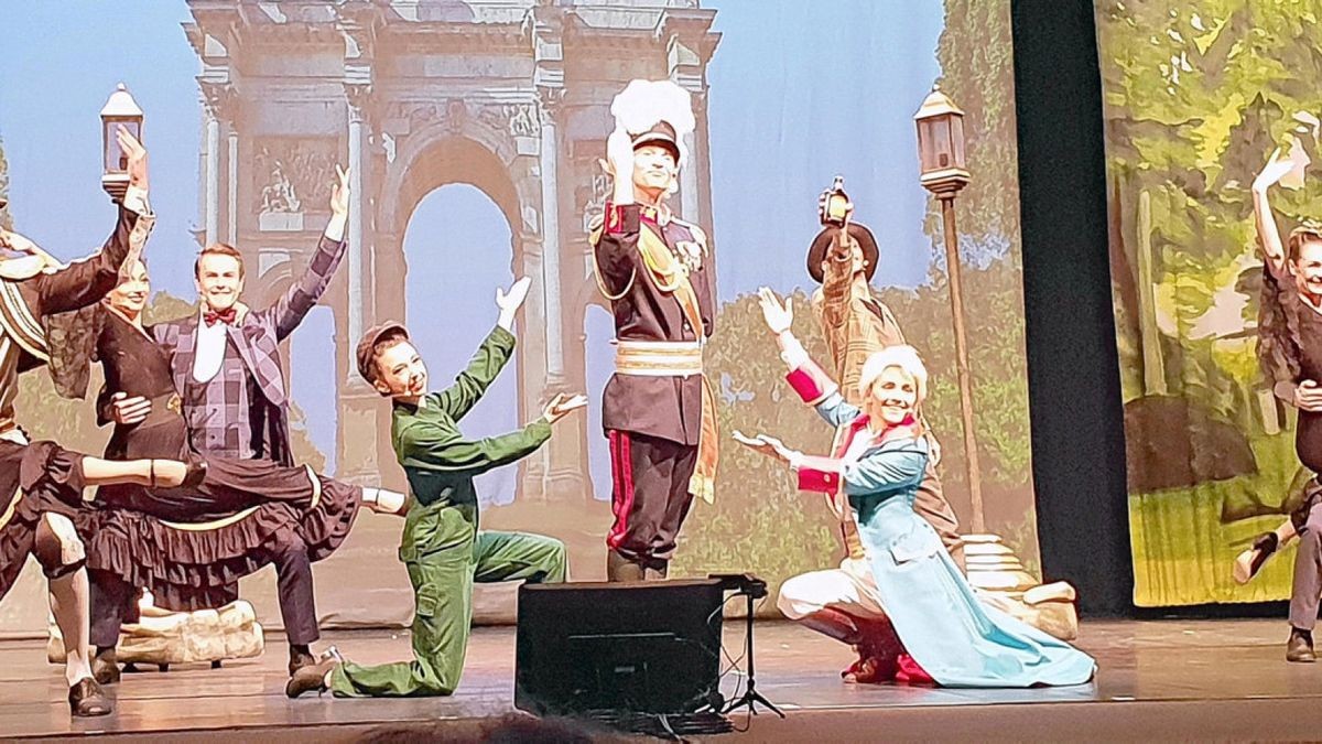 Der kleine Prinz begegnete auf seiner Reise verschiedenen Personen und Charakteren. Das Musical war im Eichsfelder Kulturhaus in Heiligenstadt zu sehen.