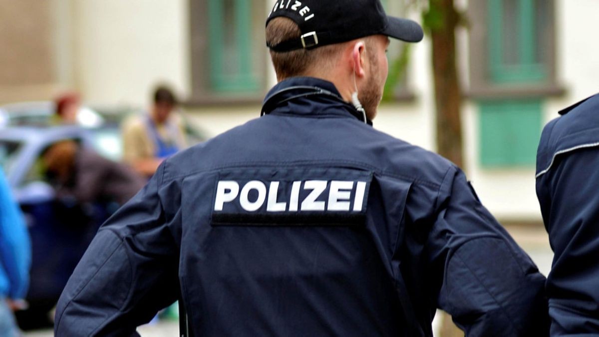 Vier Polizisten wollen bei der Landtagswahl am 27. Oktober für die AfD in den Landtag einziehen. Symbolfoto: Julius Jasper Topp