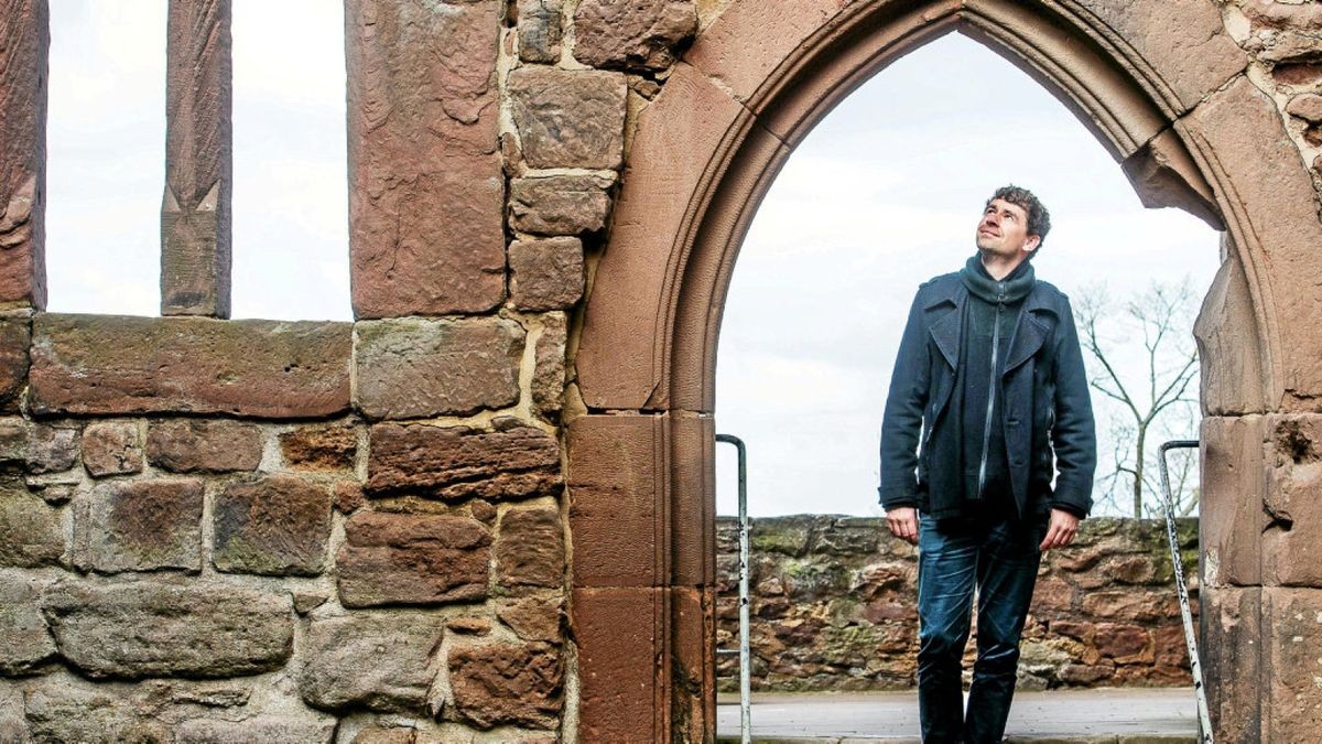 Johannes Krause während eines Gesprächs auf der Burg Hanstein im Eichsfeld 2017. Der Direktor des Max-Planck-Instituts für Menschheitsgeschichte in Jena war maßgeblich an der Entschlüsselung des Neandertaler-Genoms beteiligt und wurde in Leinefelde geboren.