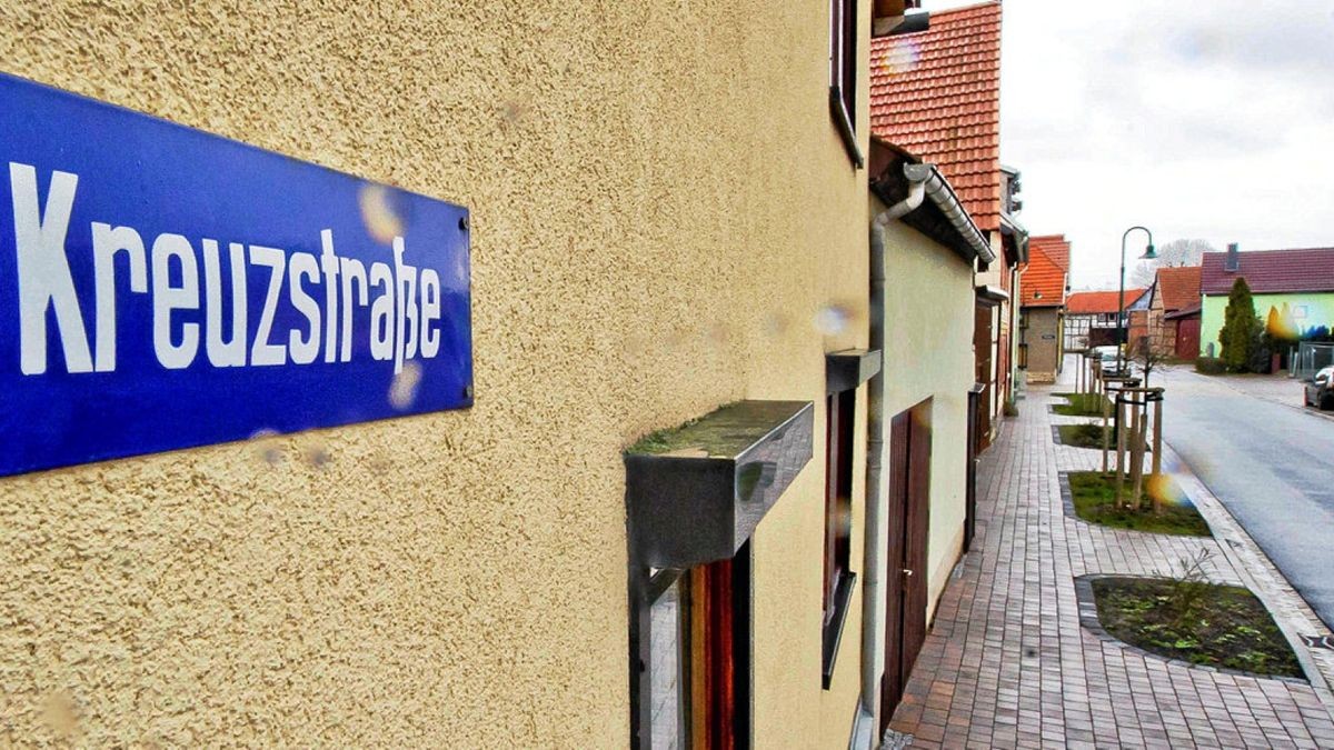 Die Kreuzstraße in Altengottern. Eine Umbenennung soll möglichst dezent geschehen, so dass der Namenscharakter erhalten bleibt.