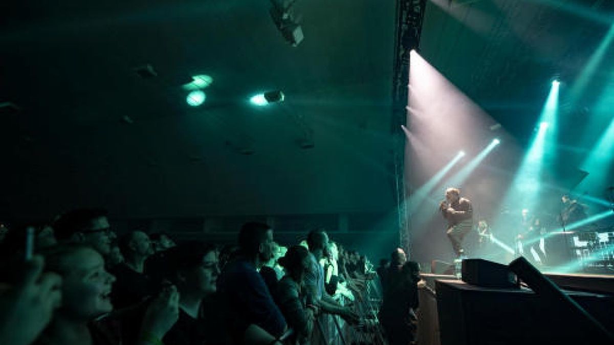 Mit seiner Alles ist Jetzt Tour 2019 machte Bosse halt in der Erfurter Thüringenhalle. Vor knapp 3500 Gästen sang er Songs vom neuen Album und seine großen Hits.