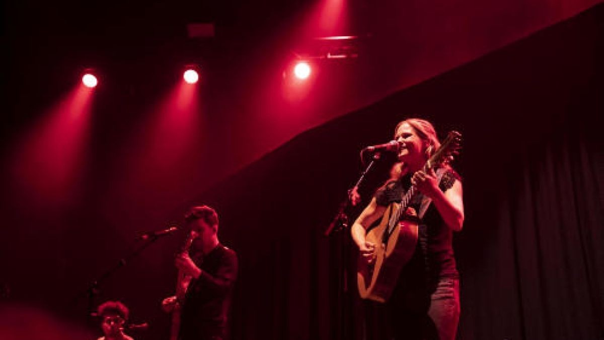 Mit seiner Alles ist Jetzt Tour 2019 machte Bosse halt in der Erfurter Thüringenhalle. Vor knapp 3500 Gästen sang er Songs vom neuen Album und seine großen Hits.