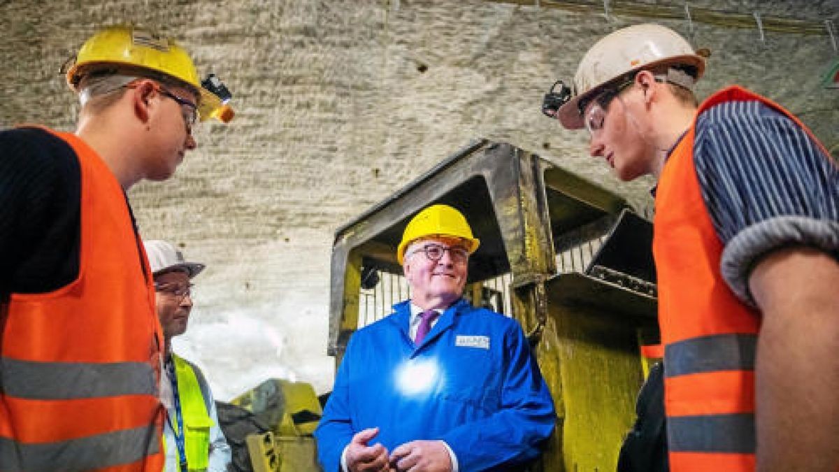 Auf seiner Tour durch Nordthüringen besuchte Bundespräsident Frank-Walter Steinmeier auch das Erlebnisbergwerk Sondershausen. Foto: Sascha Fromm