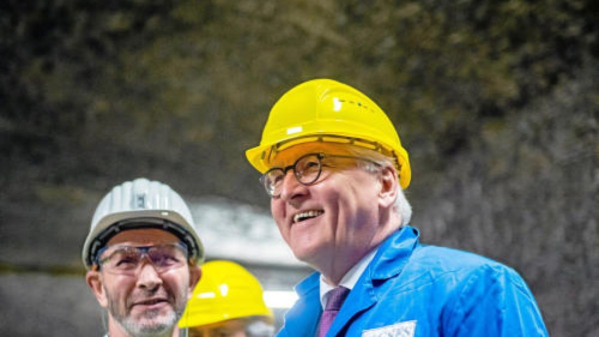 Auf seiner Tour durch Nordthüringen besuchte Bundespräsident Frank-Walter Steinmeier auch das Erlebnisbergwerk Sondershausen. Foto: Sascha Fromm