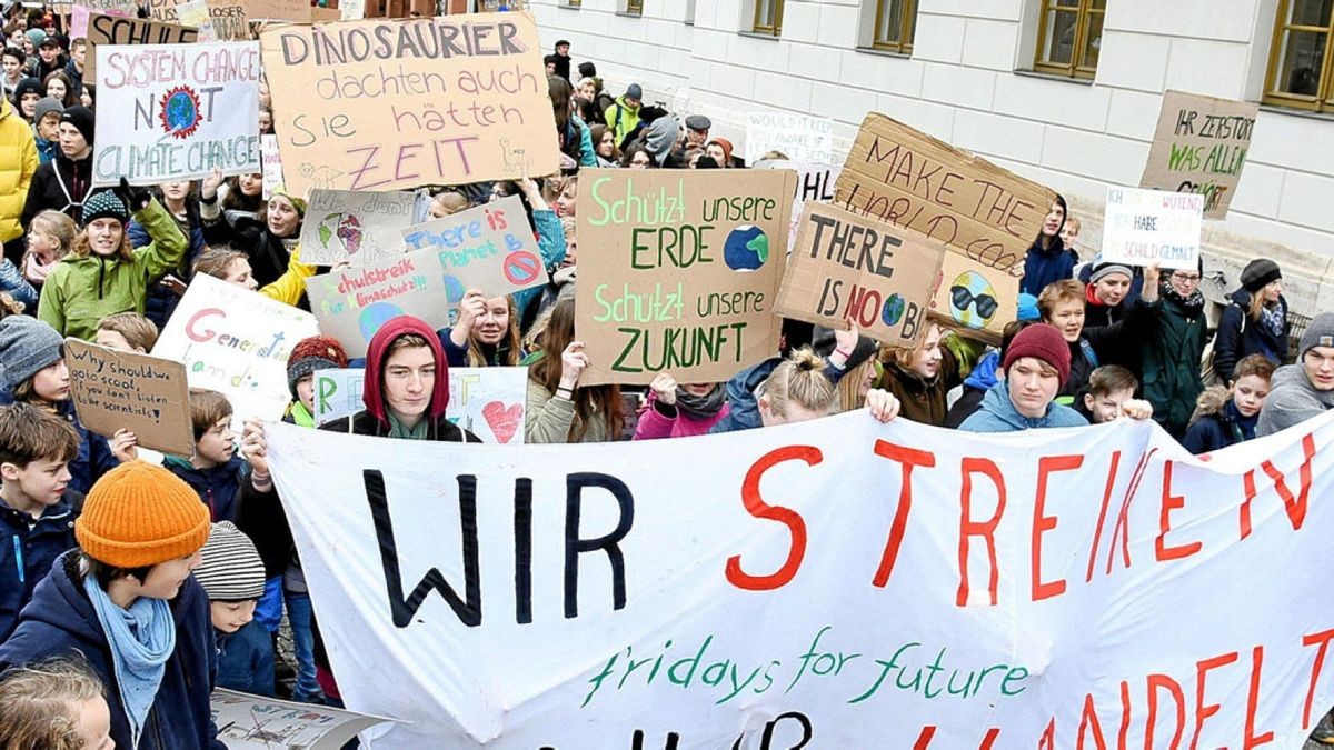 Zweiter Friday for Future: Schülerstreik in Weimar auf dem Goetheplatz. Archivfoto: Michael Baar