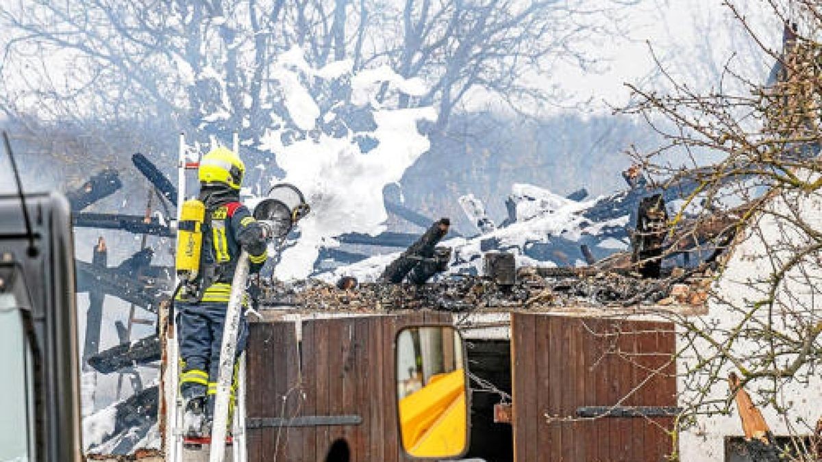 Spät erkannt wurde ein Feuer am Sonntagnachmittag in Tonndorf im Weimarer Land.