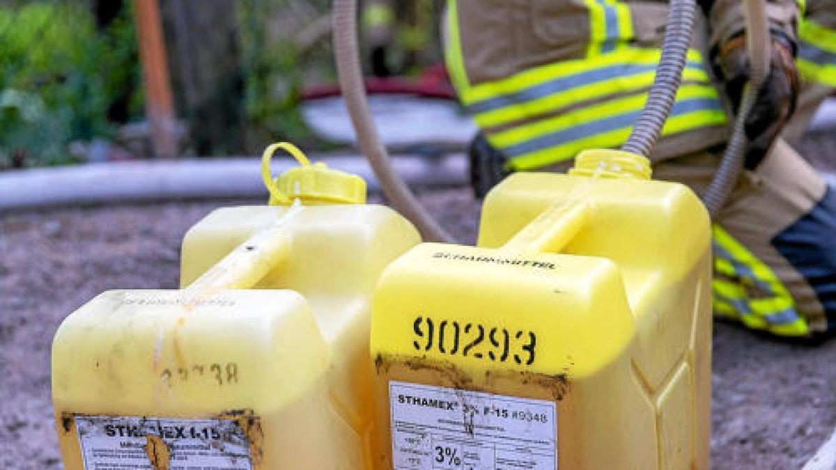 Es war der größte Brand in dem kleinen Ort, seit dem verheerenden Feuer am 25.12.2014, als ein Dreiseitenhof bis auf ein Wohnhaus komplett niederbrannte. / Foto: Stefan Eberhardt - medien-partner.net