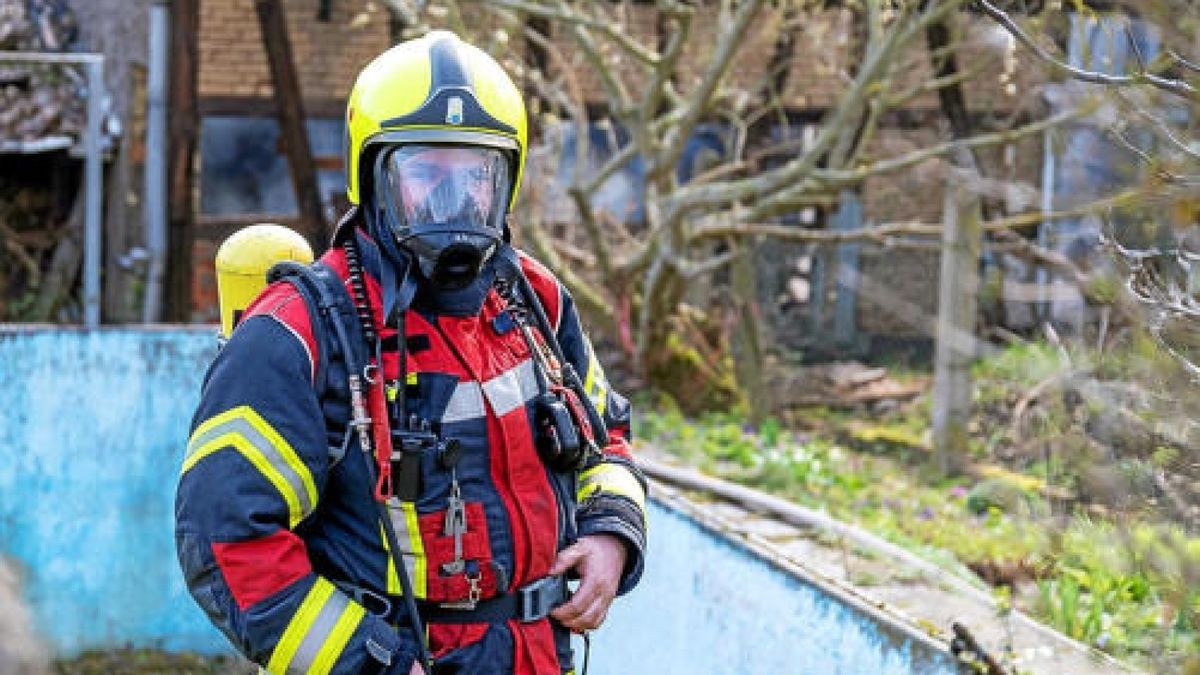 Es war der größte Brand in dem kleinen Ort, seit dem verheerenden Feuer am 25.12.2014, als ein Dreiseitenhof bis auf ein Wohnhaus komplett niederbrannte. / Foto: Stefan Eberhardt - medien-partner.net