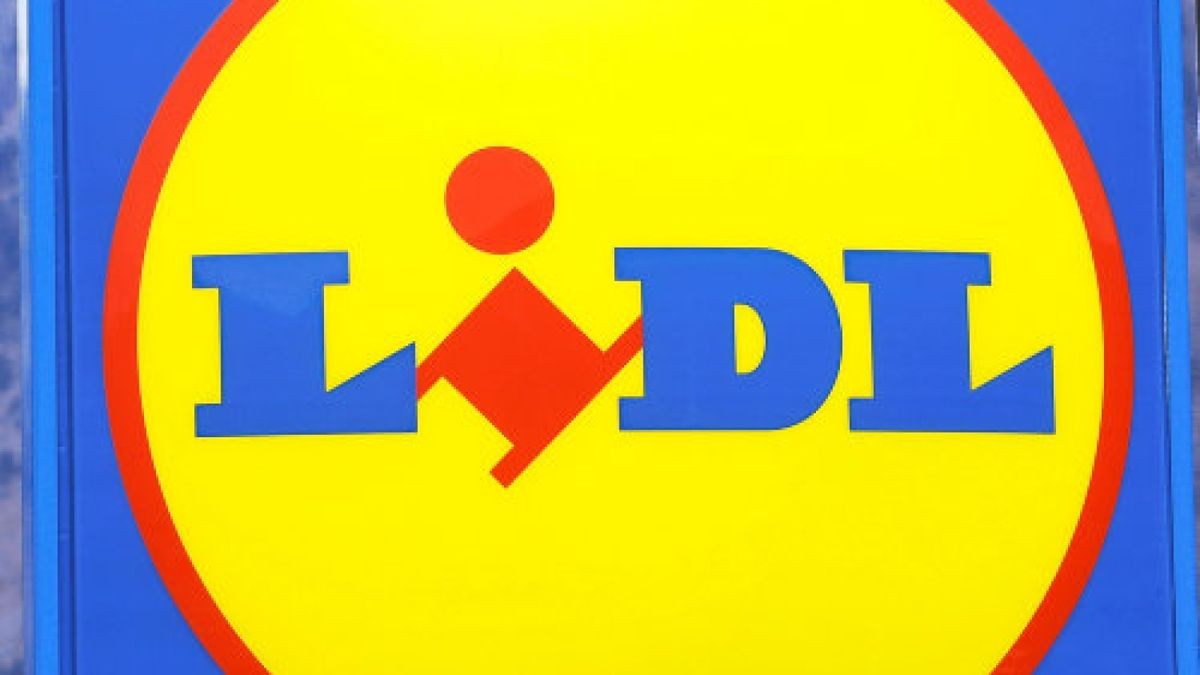 The logo of retailer Lidl is seen in Schaenis, Switzerland April 3, 2019. REUTERS/Arnd WiegmannFoto: ARND WIEGMANN