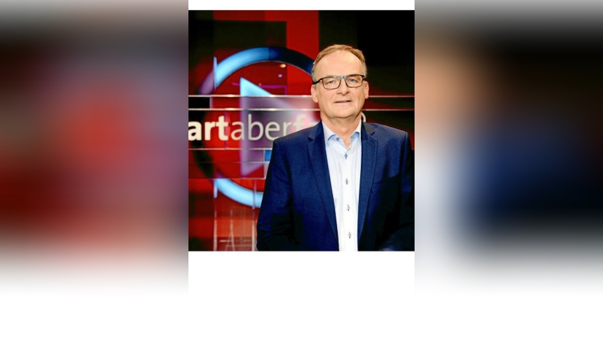 ARCHIV - 08.01.2018, Nordrhein-Westfalen, Köln: Der Moderator Frank Plasberg in der ARD-Talkshow «hart aber fair». Der Titel einer «hart aber fair»-Talksendung sorgt bereits vor der Ausstrahlung für Diskussionen. Moderator Plasberg will am 25.02.2018 im Ersten über das Thema «Heimat Deutschland - nur für Deutsche oder offen für alle?» diskutieren. Die Ankündigung provozierte vor allem bei Twitter kritische Reaktionen. (zu dpa 