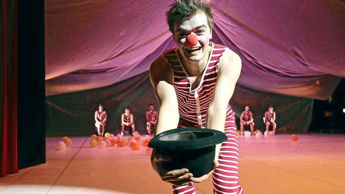 Szene aus dem Stück „Clowns“ mit Johannes Emmrich. Die Produktion wechselt  2020 von Altenburg nach Gera.