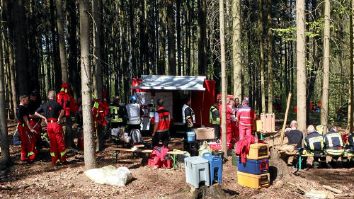 Seit Sonntag kämpft die Feuerwehr gegen die Flammen. Foto: Oliver Nowak