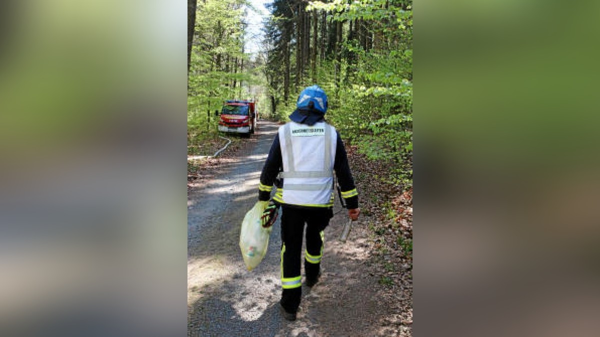 Seit Sonntag kämpft die Feuerwehr gegen die Flammen. Foto: Oliver Nowak