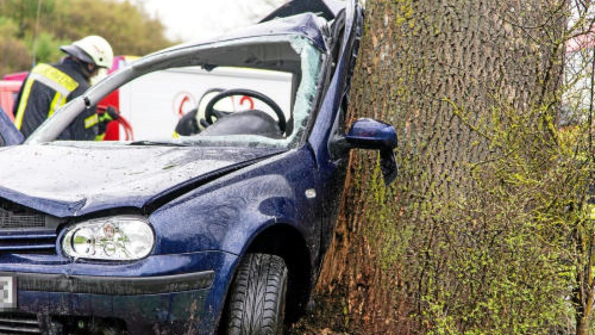 Drei Jugendliche bei Unfall schwer verletzt