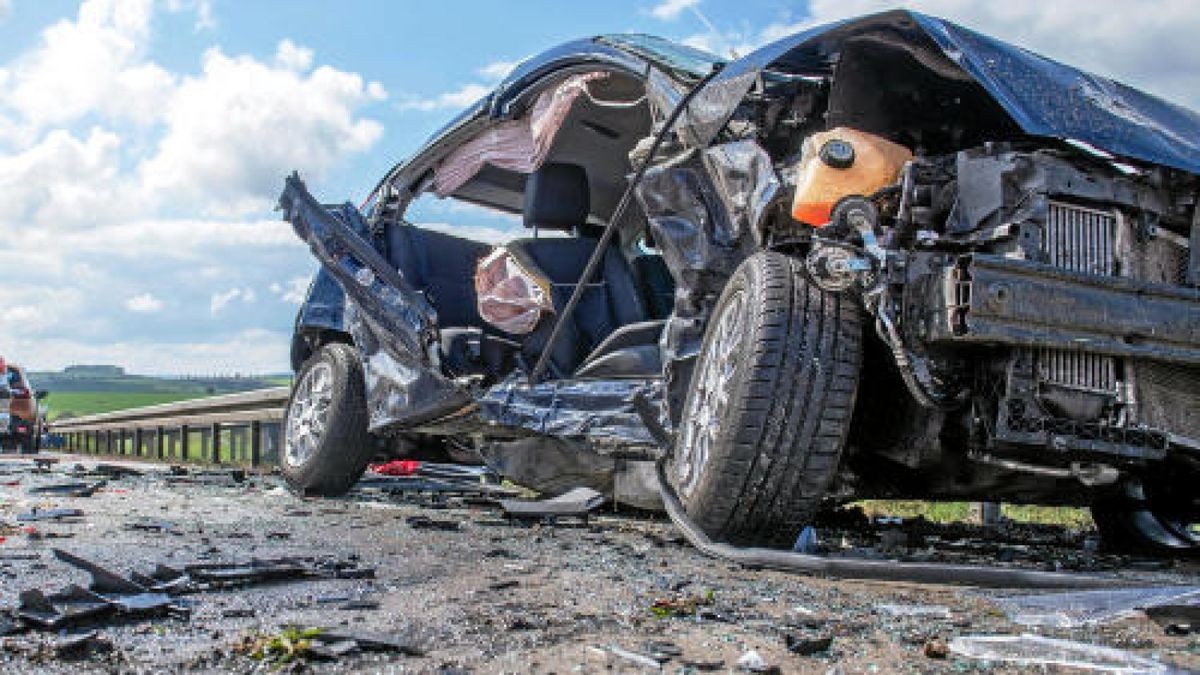 Bei einer Massenkarambolage auf der A71 bei Meiningen waren am Sonntag 50 Fahrzeuge verwickelt. 32 Personen wurden verletzt. Foto: Sascha Fromm