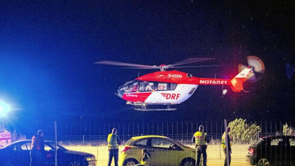 Bei einer Massenkarambolage mit mehreren Fahrzeugen auf der Autobahn 71 zwischen Sömmerda-Süd und Erfurt in Höhe der Ortschaft Udestedt wurden mehrere Personen verletzt. Zwei Mensch kam ums Leben. Foto: Sascha Fromm