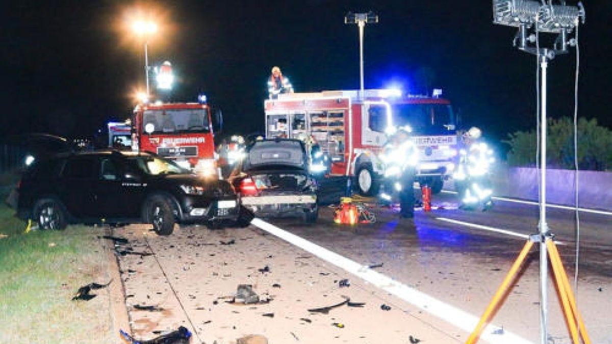 Auf der A71 hat es am Sonntagabend zwischen Sömmerda und Erfurt einen tödlichen Unfall gegeben. Mehrere Personen wurden verletzt. Foto: Matthias Gränzdörfer