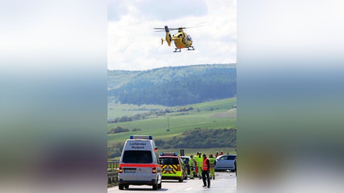 Bei einer Massenkarambolage auf der A71 bei Meiningen waren am Sonntag 50 Fahrzeuge verwickelt. 32 Personen wurden verletzt. Foto: Sascha Fromm