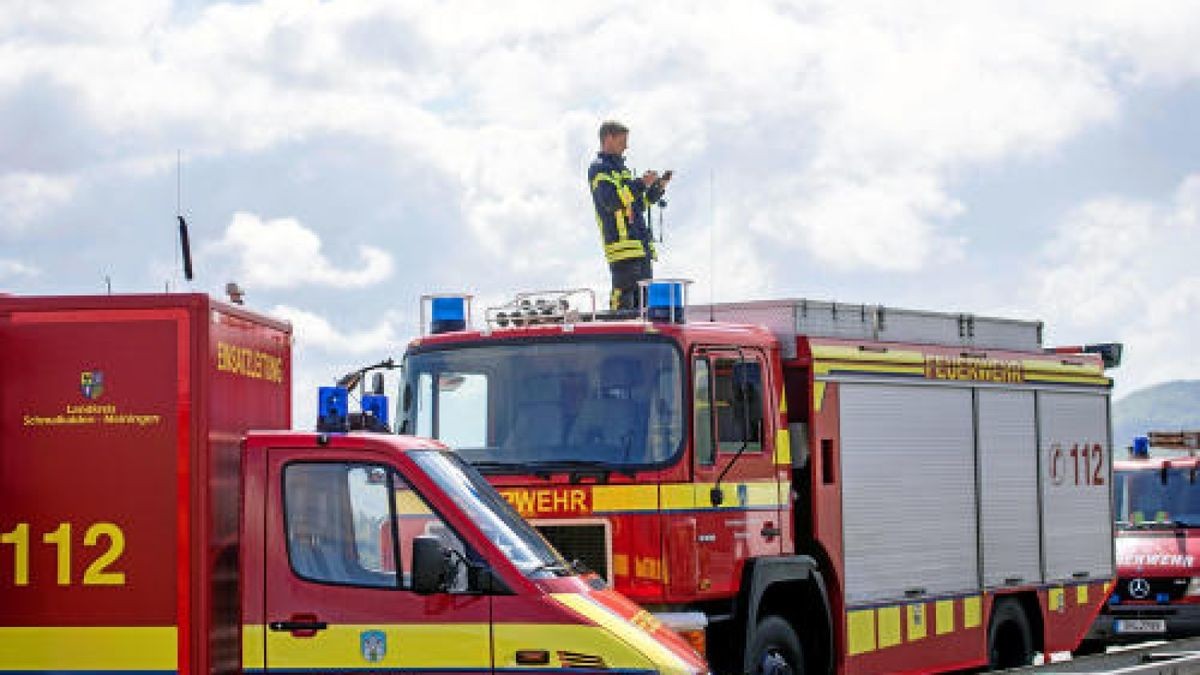 Bei einer Massenkarambolage auf der A71 bei Meiningen waren am Sonntag 50 Fahrzeuge verwickelt. 32 Personen wurden verletzt. Foto: Sascha Fromm